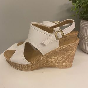 Bella Vita Wedge Sandal